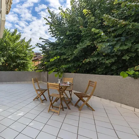Guesthost - With Terrace 10 Min Walk From Piazza Santo Stefano Appartement Bologne