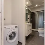 Guesthost - With Terrace 10 Min Walk From Piazza Santo Stefano Apartamento *