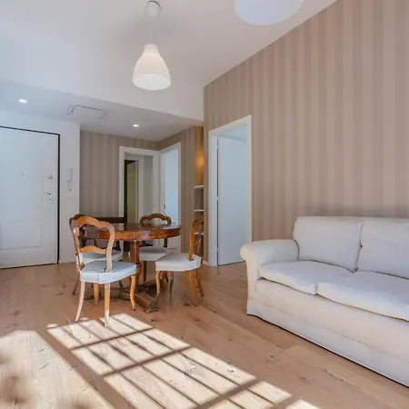 Guesthost - With Terrace 10 Min Walk From Piazza Santo Stefano