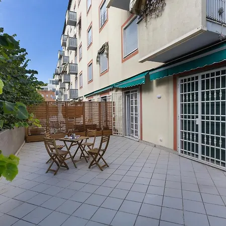 Guesthost - With Terrace 10 Min Walk From Piazza Santo Stefano Lägenhet Bologna
