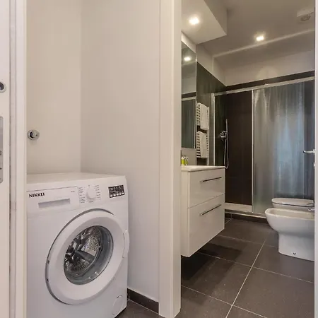Guesthost - With Terrace 10 Min Walk From Piazza Santo Stefano Apartmán *