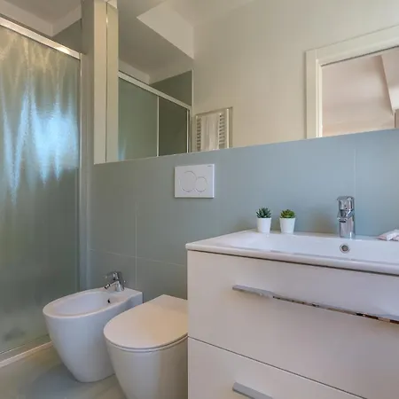 Apartman Guesthost - Apt With Terrace 10 Min Walk From Piazza Santo Stefano