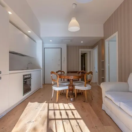 Guesthost - Apt With Terrace 10 Min Walk From Piazza Santo Stefano * Bologna