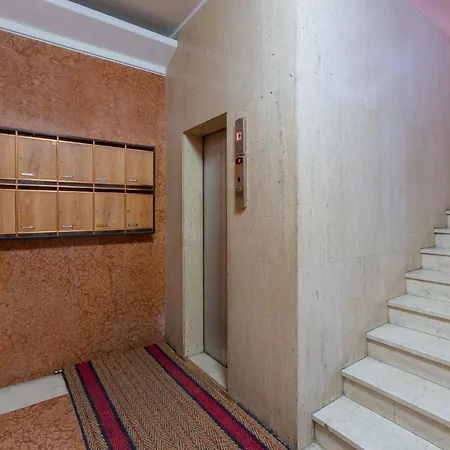 Guesthost - With Terrace 10 Min Walk From Piazza Santo Stefano