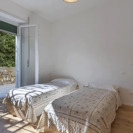 Guesthost - Apt With Terrace 10 Min Walk From Piazza Santo Stefano * Bologna