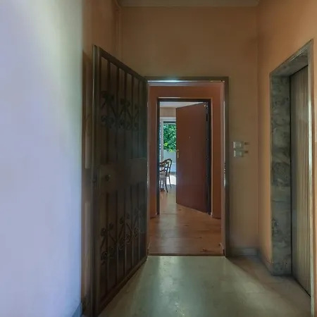 Guesthost - With Terrace 10 Min Walk From Piazza Santo Stefano Apartmán