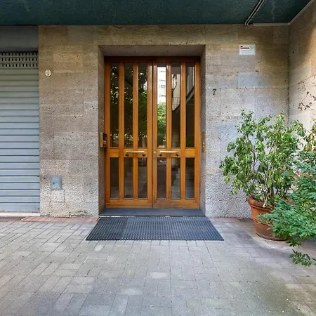 Guesthost - With Terrace 10 Min Walk From Piazza Santo Stefano *