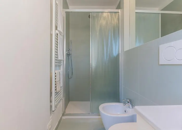 Guesthost - With Terrace 10 Min Walk From Piazza Santo Stefano Appartement *