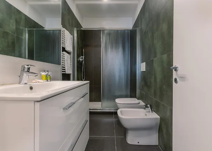 Daire Guesthost - With Terrace 10 Min Walk From Piazza Santo Stefano Bolonya