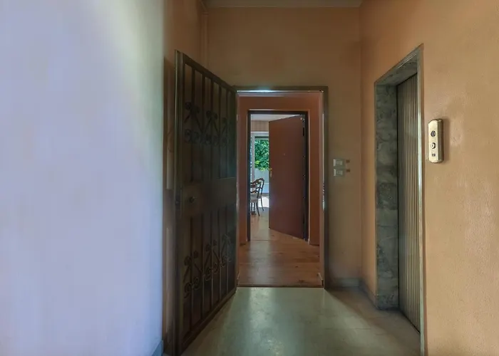 Guesthost - With Terrace 10 Min Walk From Piazza Santo Stefano 아파트