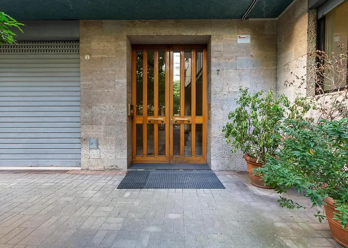 Guesthost - With Terrace 10 Min Walk From Piazza Santo Stefano *