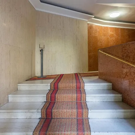 W/terrace 10 Min Walk From Piazza S.stefano Διαμέρισμα
