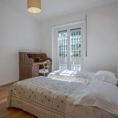 Guesthost - With Terrace 10 Min Walk From Piazza Santo Stefano Apartment *