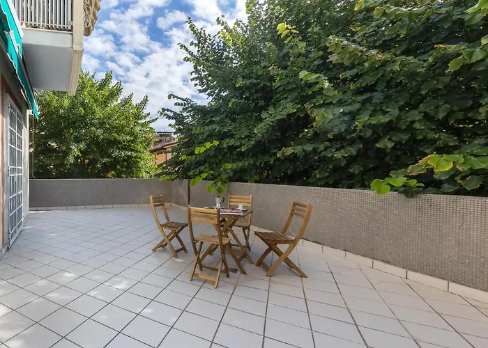 Guesthost - With Terrace 10 Min Walk From Piazza Santo Stefano Apartamento Bolonia