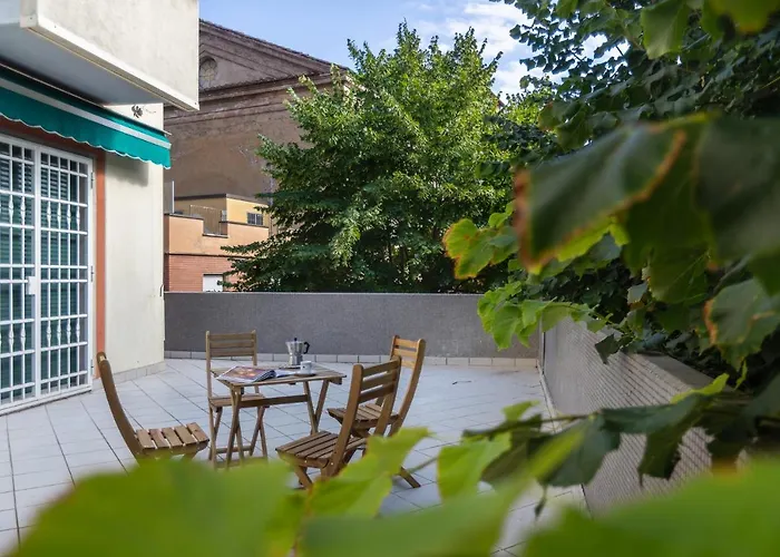Guesthost - With Terrace 10 Min Walk From Piazza Santo Stefano