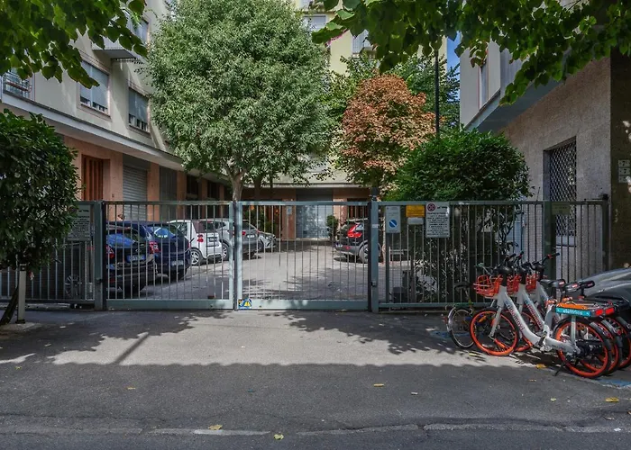 Guesthost - With Terrace 10 Min Walk From Piazza Santo Stefano Apartamento