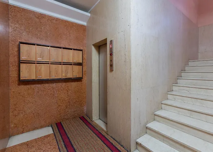 Guesthost - With Terrace 10 Min Walk From Piazza Santo Stefano