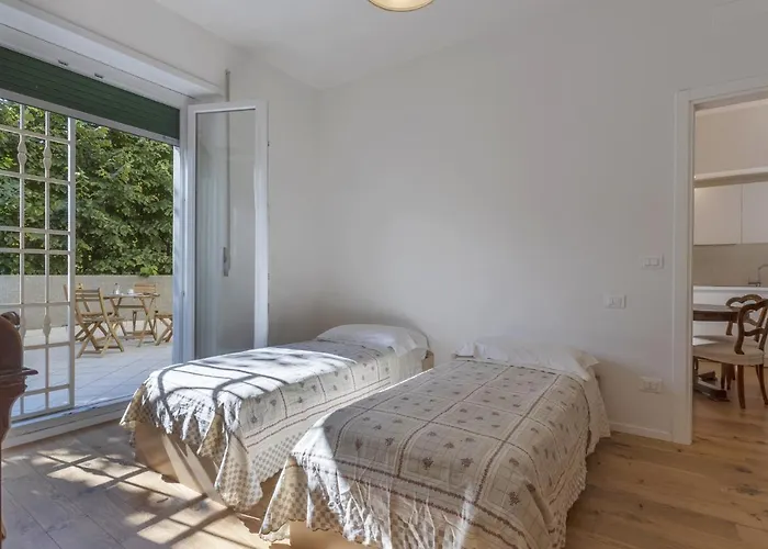 Guesthost - With Terrace 10 Min Walk From Piazza Santo Stefano * 볼로냐