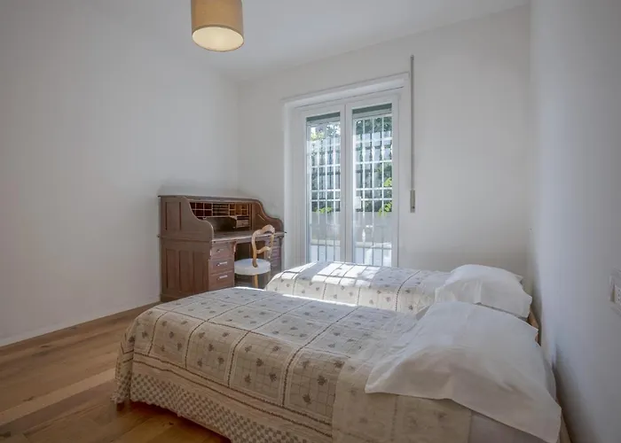 Guesthost - With Terrace 10 Min Walk From Piazza Santo Stefano 아파트 *